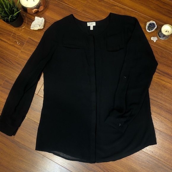 ✨2/$20✨ BLACK BUTTON UP LONG SLEEVE BLOUSE ✨ - Picture 2 of 2
